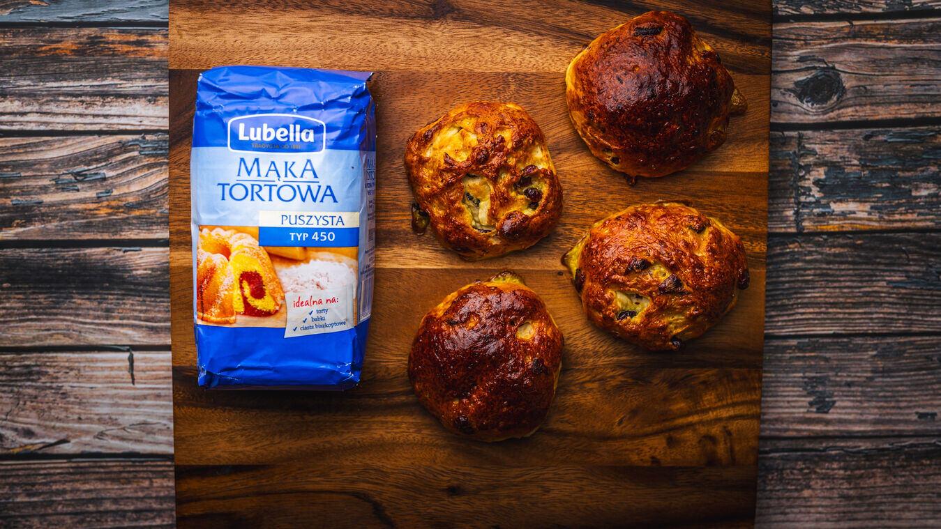 Maślane bułeczki z żurawiną