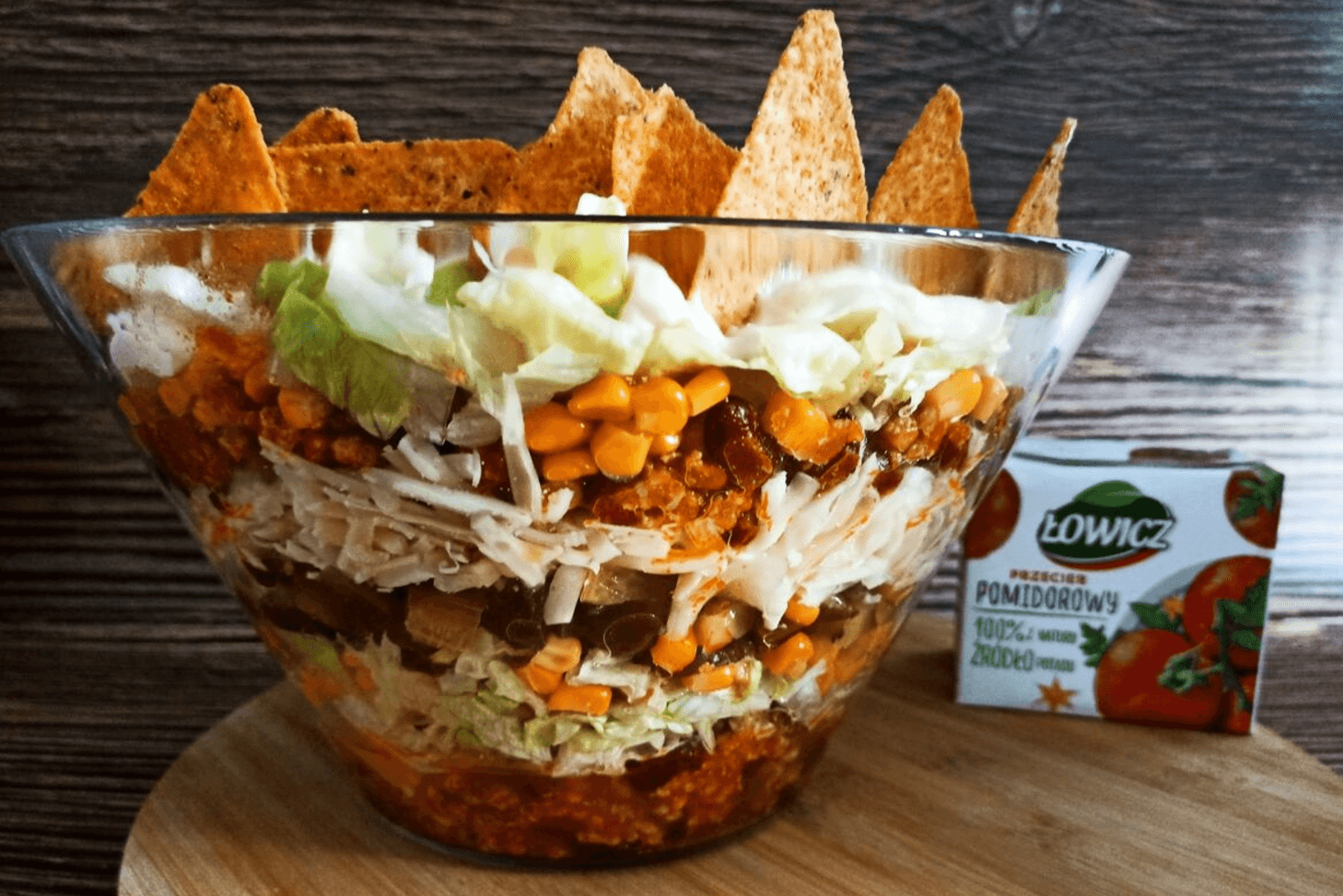 Sałatka meksykańska z nachosami