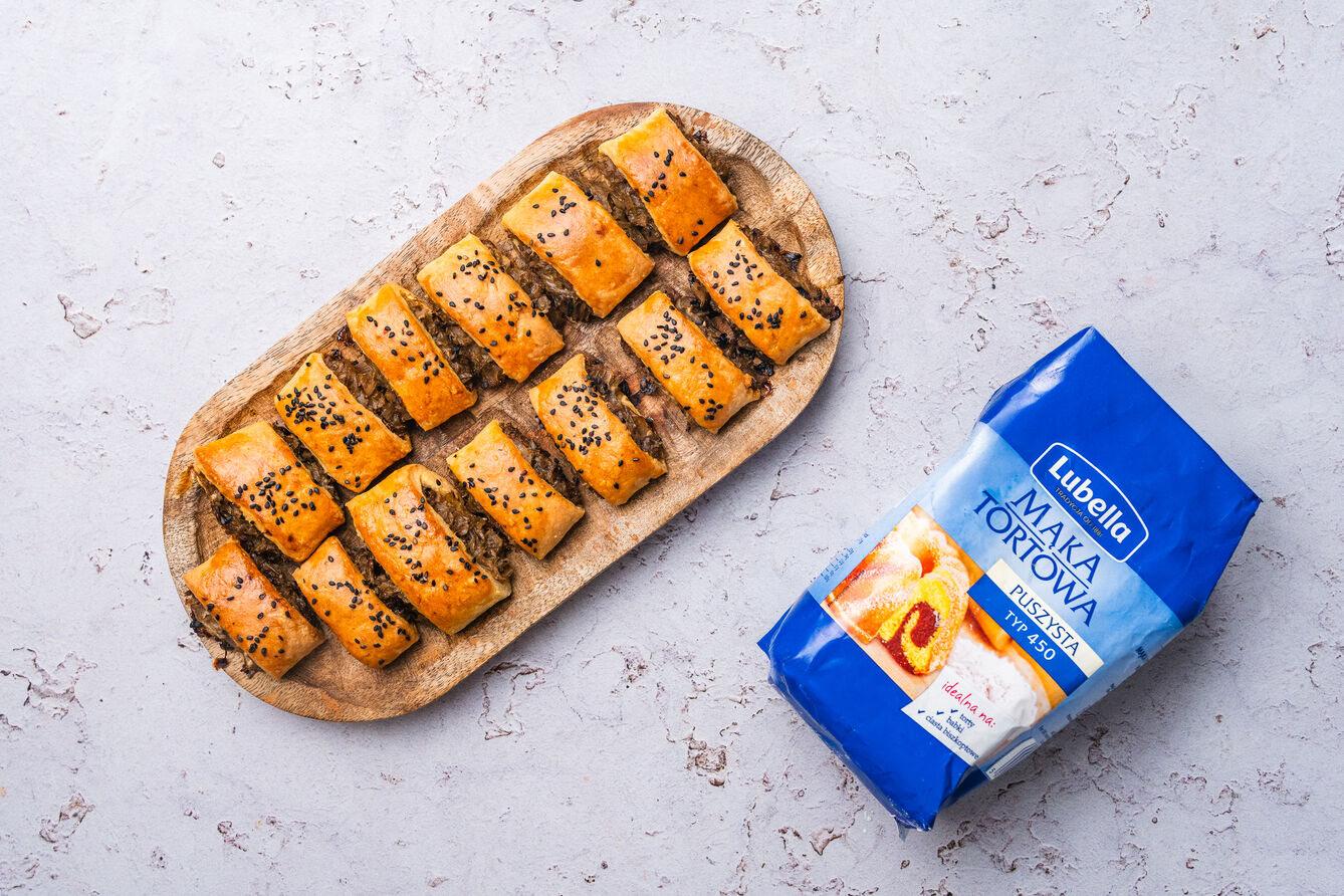 Paszteciki z ciasta twarogowego z kapustą i grzybami