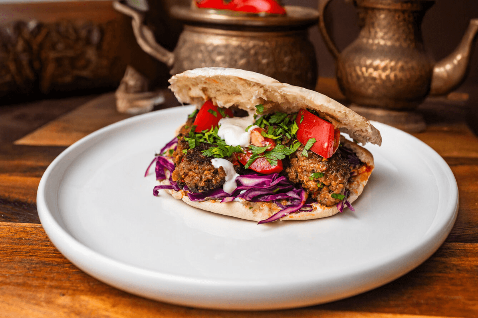 Turecki kebab wołowy w chlebku pita