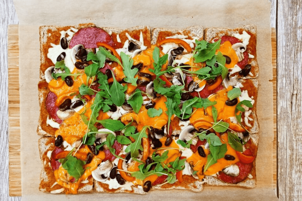 Pizza na chlebie tostowym