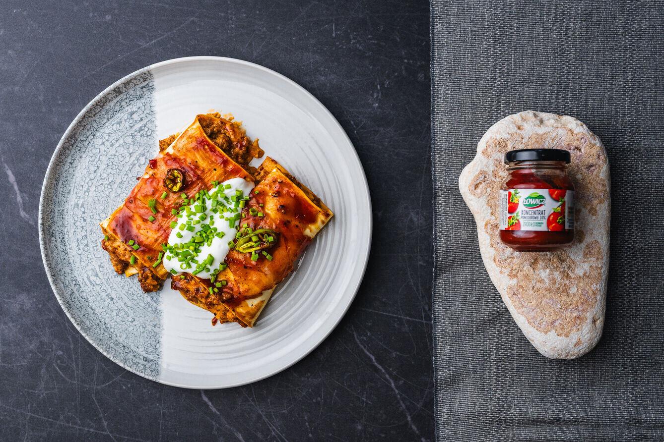 Zapiekane kieszonki z makaronu lasagne z mięsem wołowym