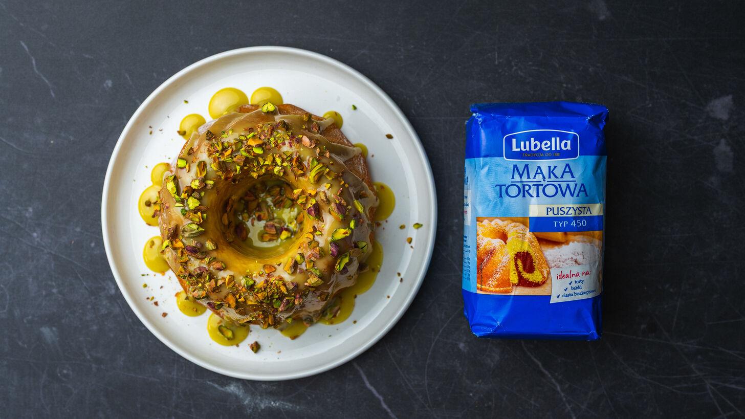 Wielkanocna babka pistacjowa