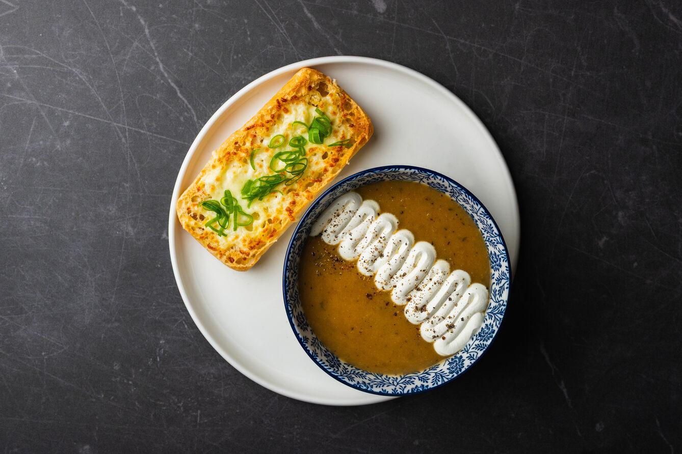 Krem a'la francuska zupa cebulowa