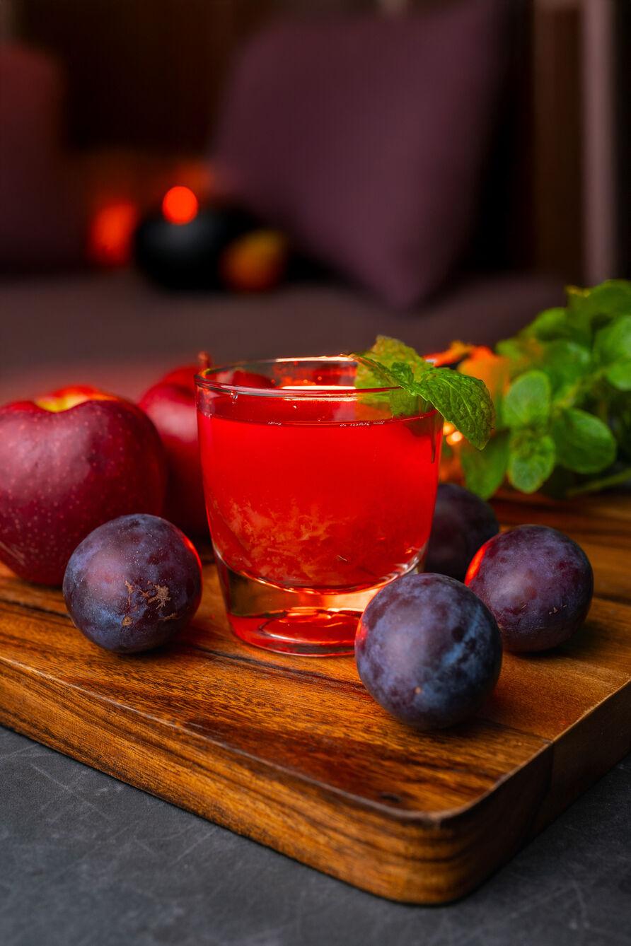 Kompot ze śliwek, jabłek i mięty