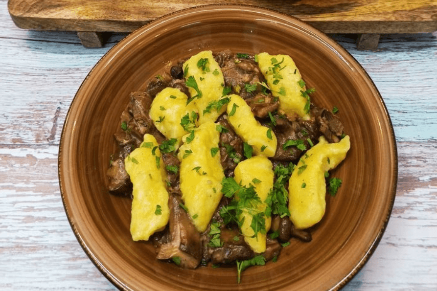 Kopytka dyniowe w sosie grzybowym