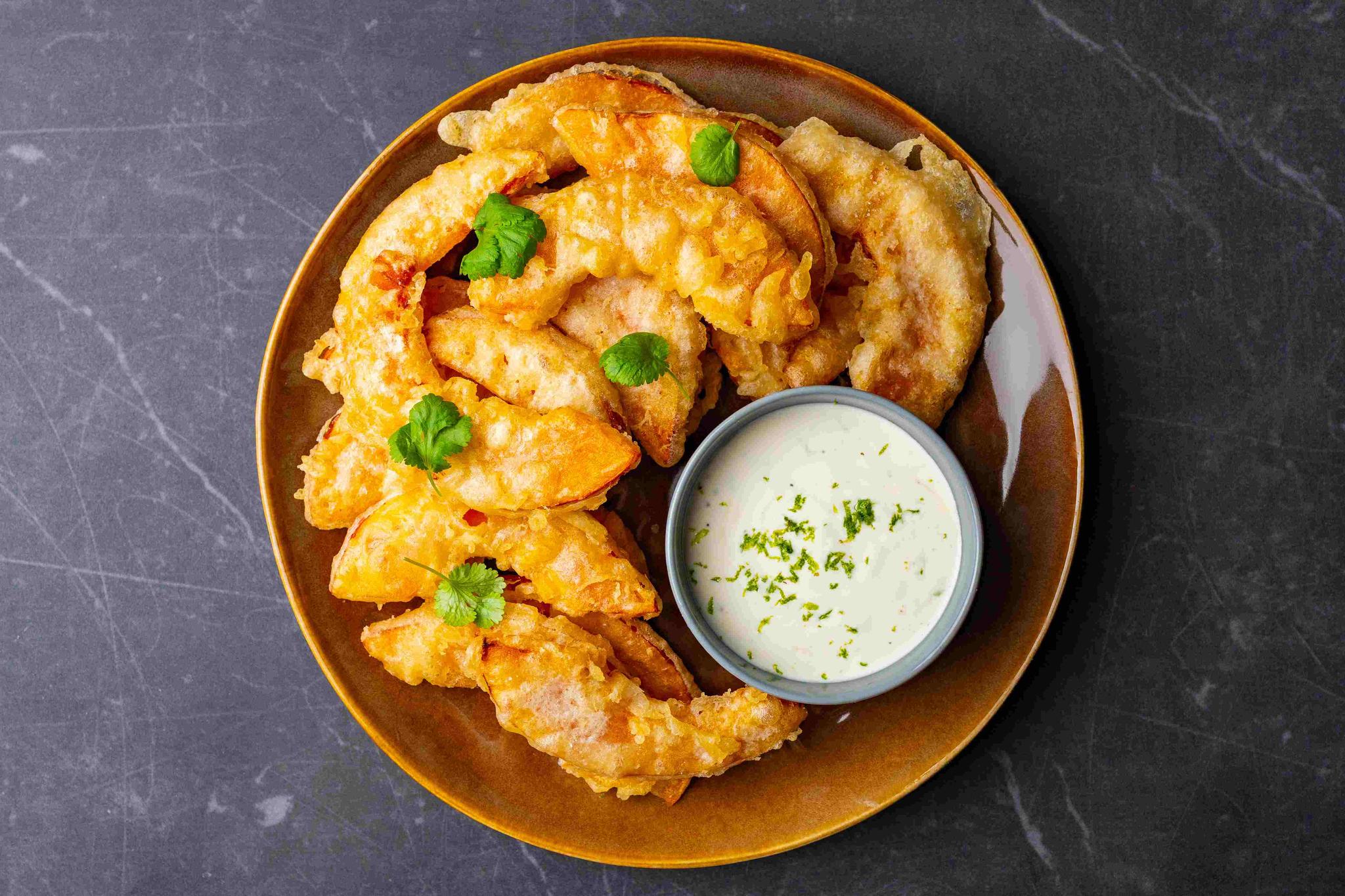 Dynia w tempurze z jogurtowym dipem z limonką