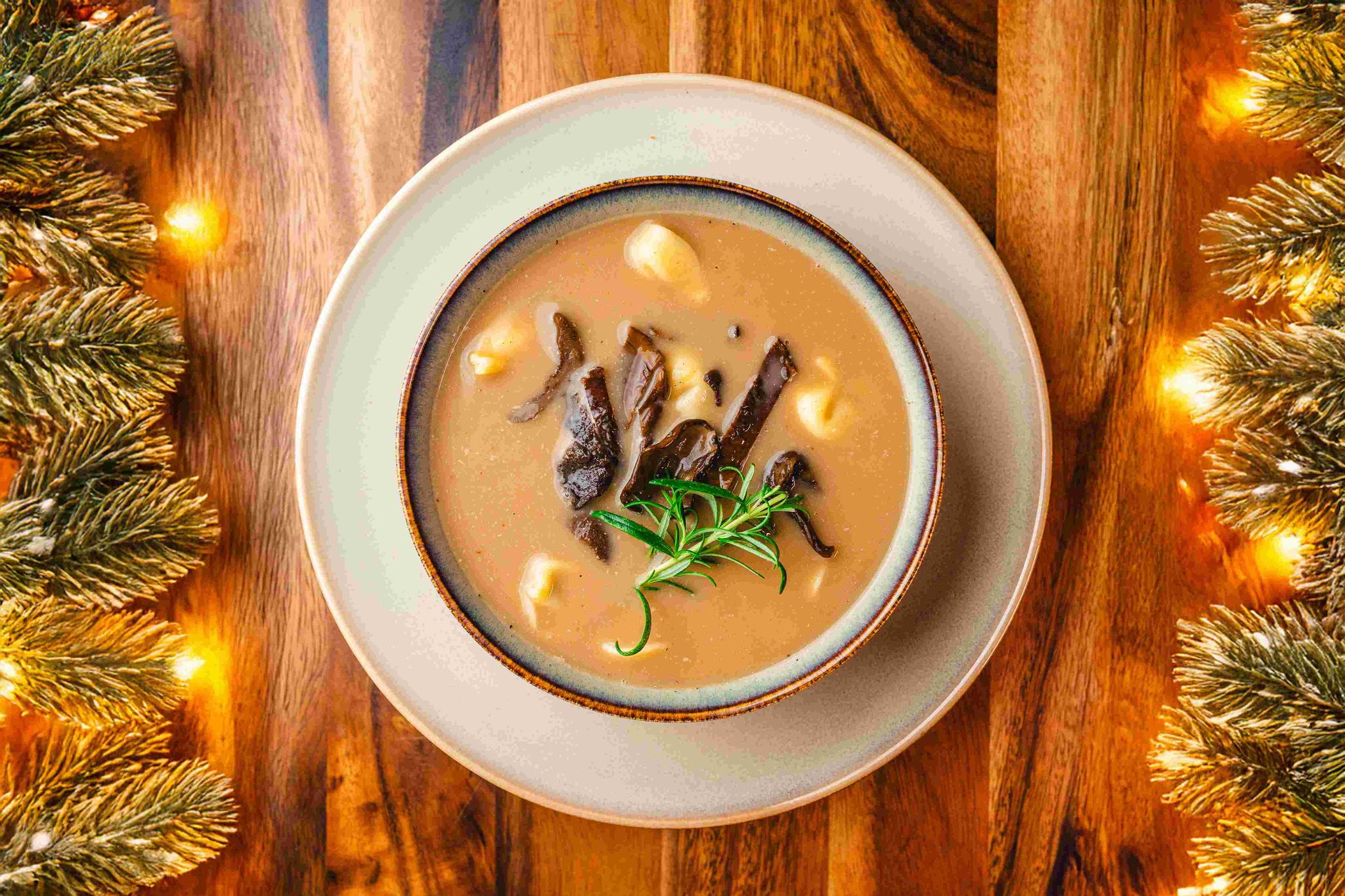 Wigilijny barszcz grzybowy