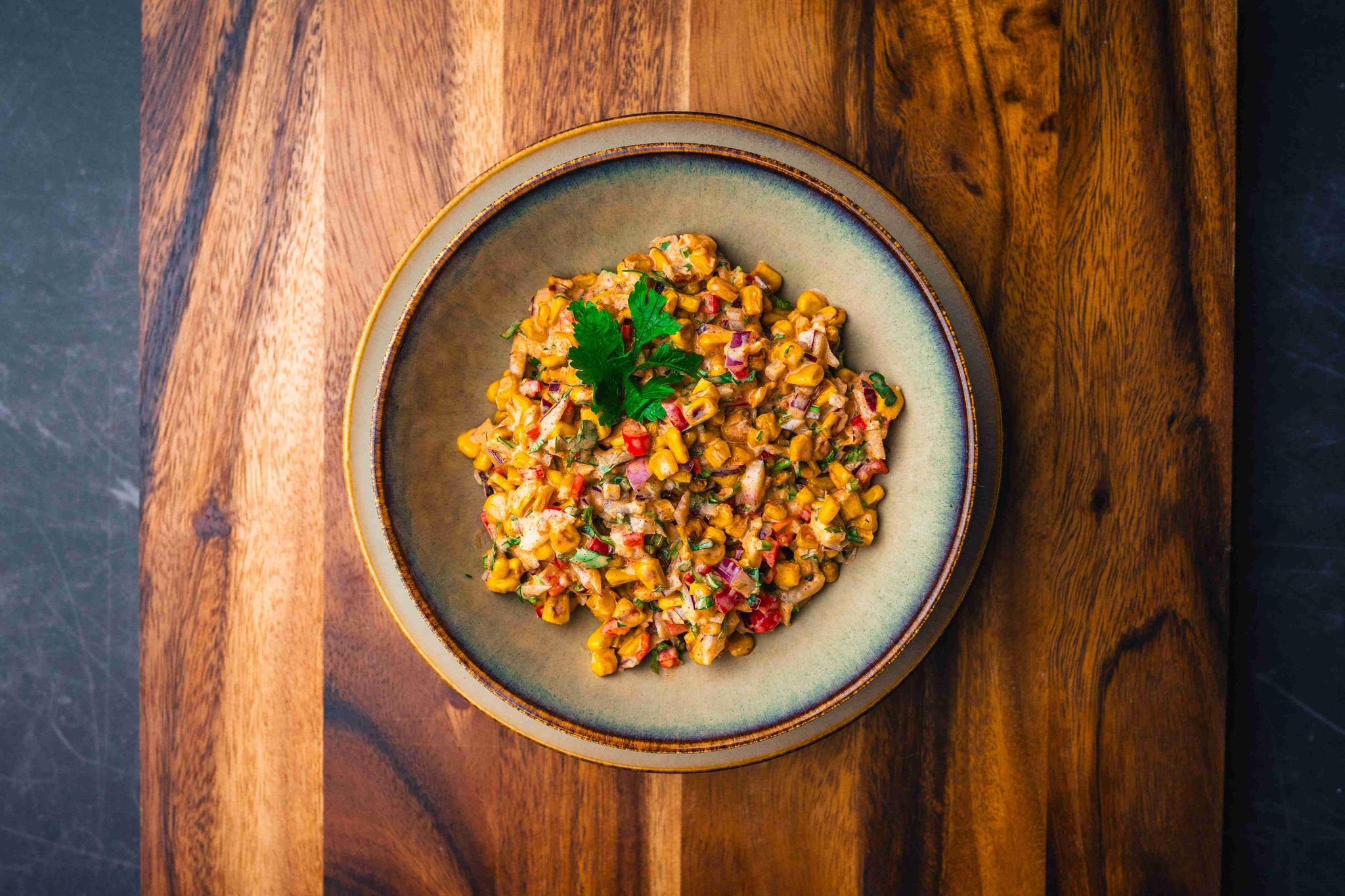 Sałatka ze smażoną kukurydzą