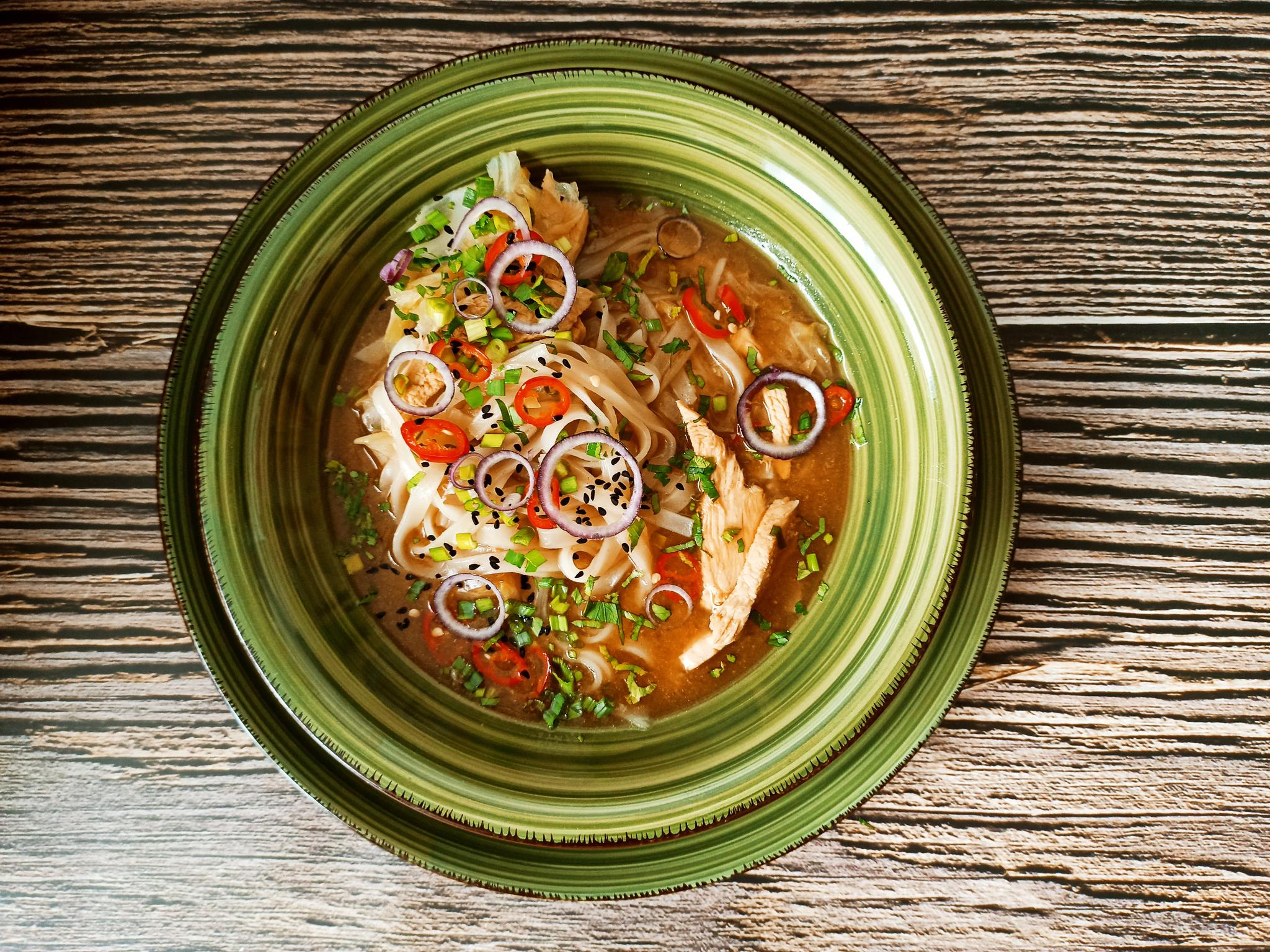 Zupa pho z kurczakiem