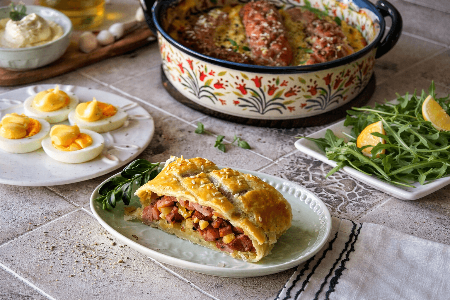 Biała kiełbasa w cieście francuskim